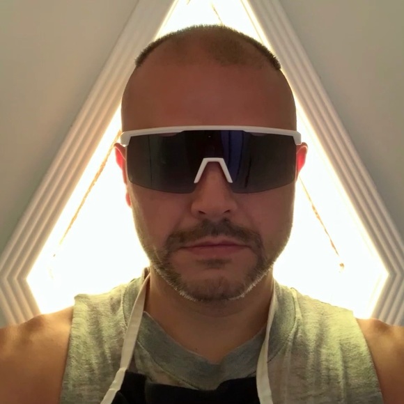 Meet your Posher, Michael - Picture 1 of 1